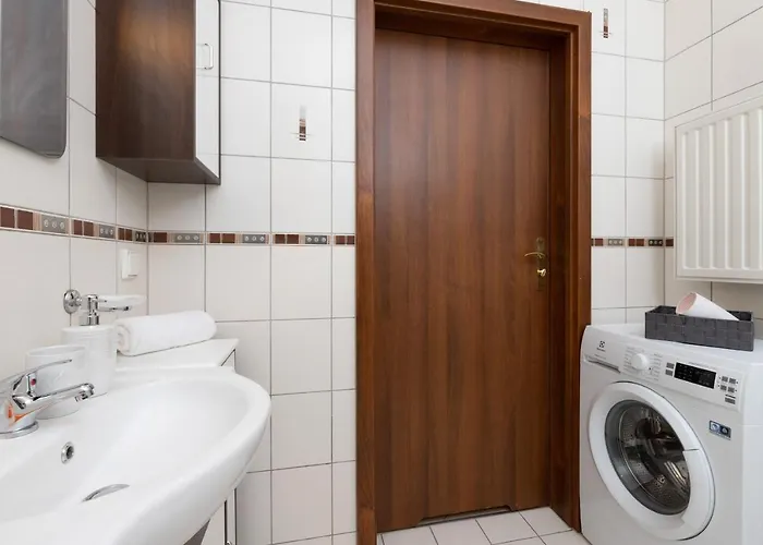 Patio Mare With Free Garage Parking By Renters Apartament