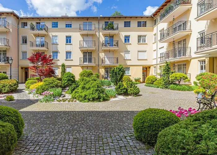 Patio Mare With Free Garage Parking By Renters Apartament